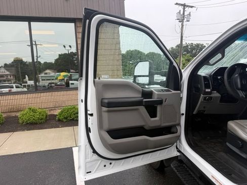 Used 2017 Ford F550 4x4 Regular Cab Super Duty image 10