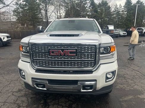 Used 2018 GMC Sierra 2500 Denali w/ Duramax Plus Package image 2