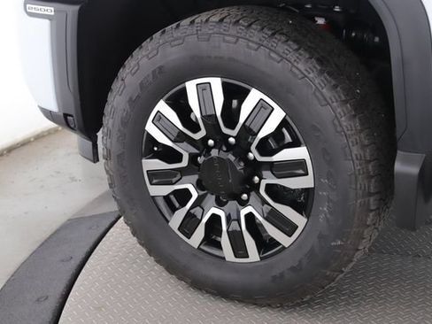Used 2026 GMC Sierra 2500 Denali Ultimate w/ LPO, GMC Protection Package AWD/4WD image 13
