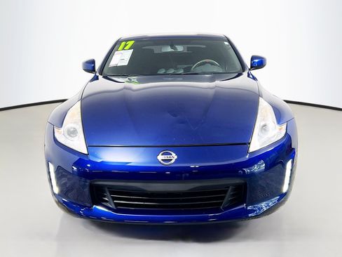 Used 2017 Nissan 370Z Coupe RWD image 11
