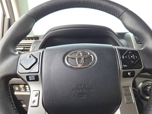 Used 2022 Toyota 4Runner Limited image 31
