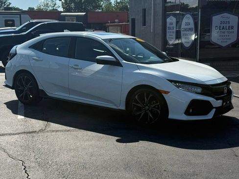 Used 2019 Honda Civic Sport Touring image 2