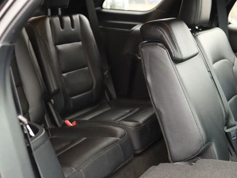 Used 2017 Ford Explorer XLT w/ Equipment Group 202A image 42