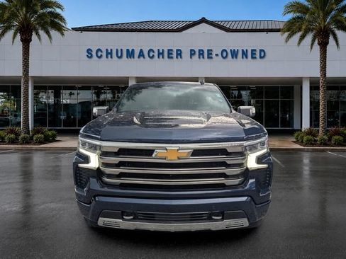 Used 2023 Chevrolet Silverado 1500 High Country w/ High Country Premium Package AWD/4WD image 2