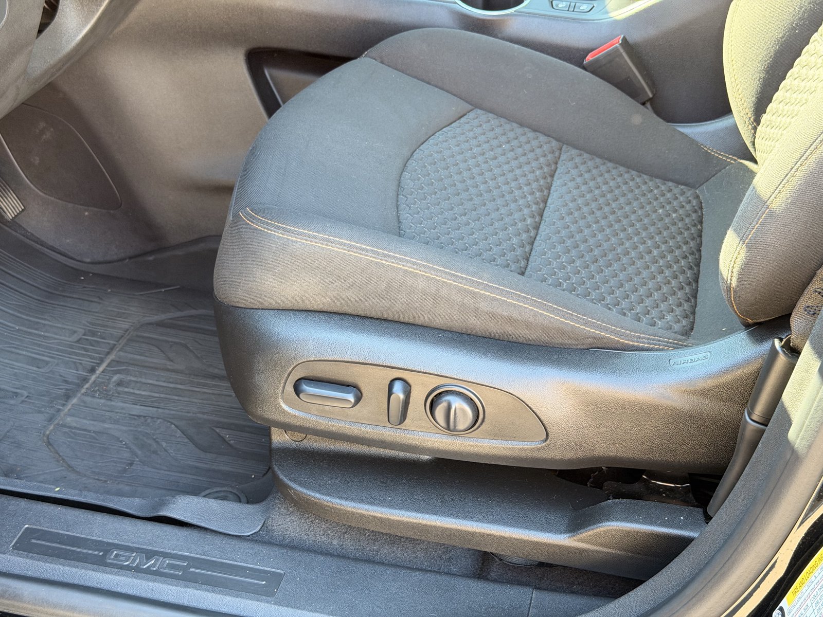 Used 2021 GMC Terrain SLE w/ Driver Convenience Package FWD image 15