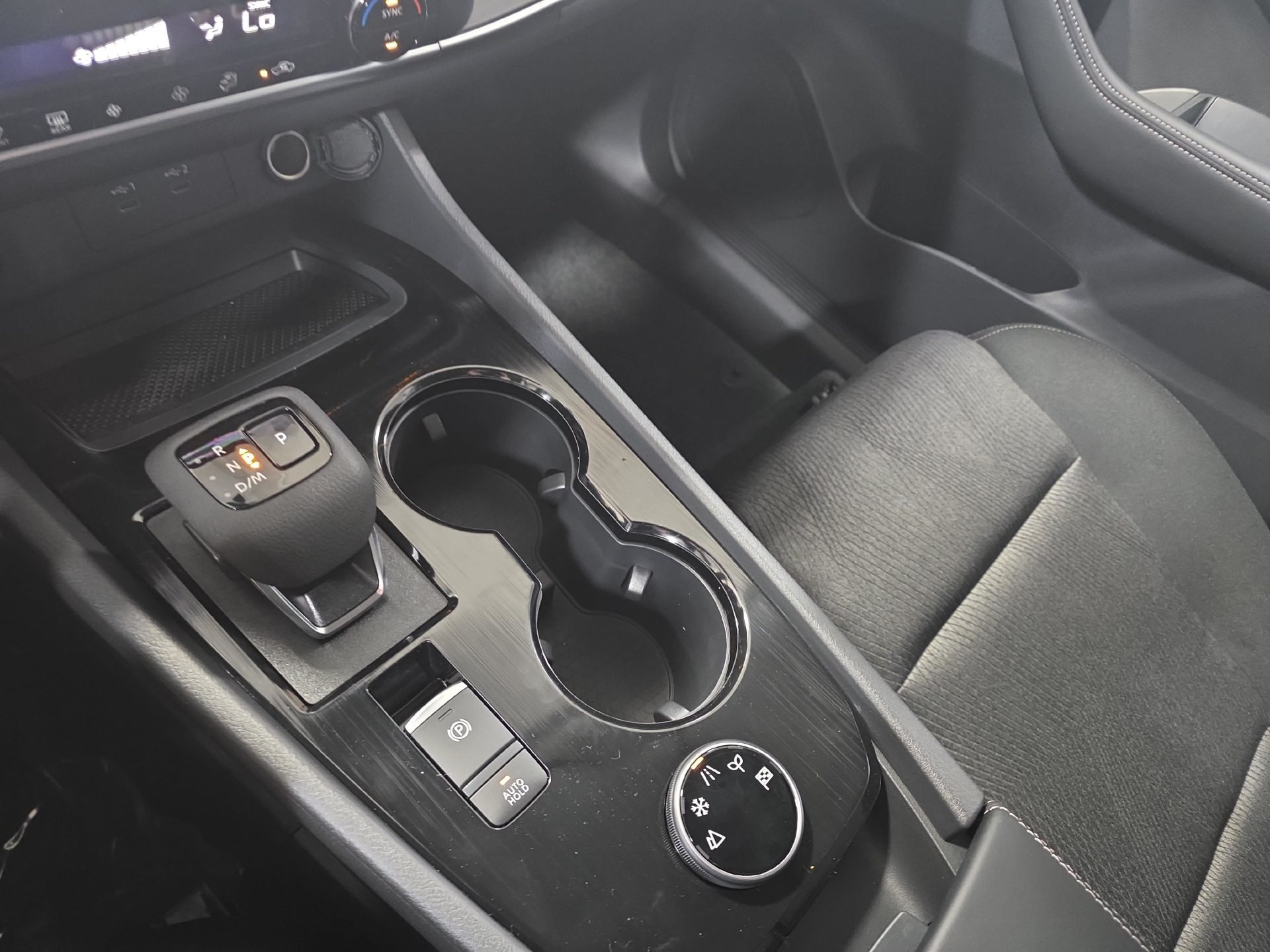 New 2026 Nissan Rogue SV AWD/4WD image 25