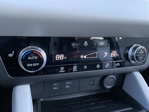 New 2026 Mitsubishi Outlander SE image 14