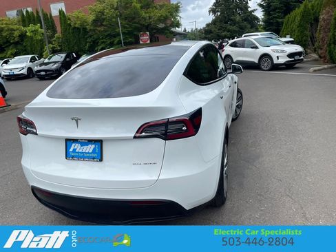 Used 2023 Tesla Model Y Long Range AWD/4WD image 12