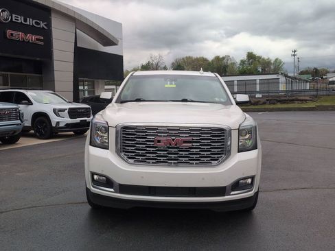 Used 2020 GMC Yukon Denali w/ Denali Ultimate Package AWD/4WD image 2