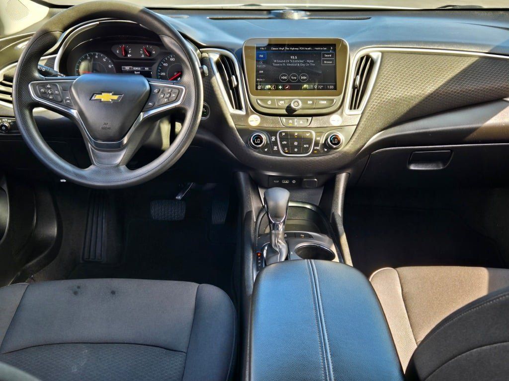 Used 2024 Chevrolet Malibu LT FWD image 18