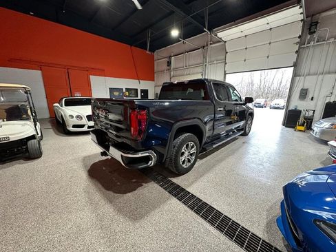 Used 2023 GMC Sierra 1500 SLT image 3