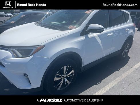 Used 2018 Toyota RAV4 XLE image 1