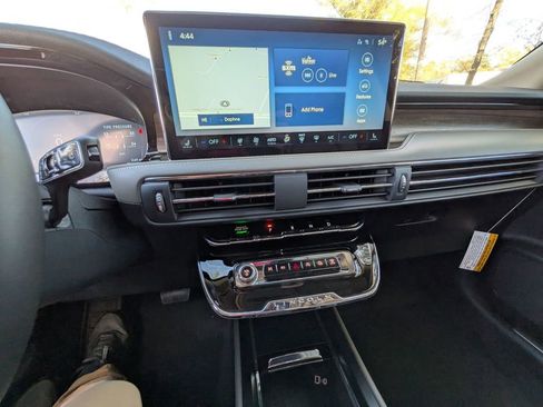 New 2026 Lincoln Corsair Reserve image 8