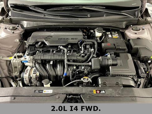 Used 2025 Hyundai Elantra SE FWD image 27