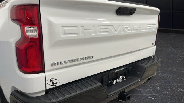 Used 2025 Chevrolet Silverado 1500 LT Trail Boss w/ Convenience Package II AWD/4WD image 39