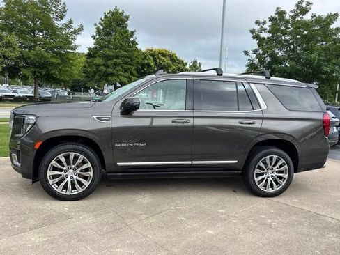 Used 2021 GMC Yukon Denali w/ Denali Premium Package AWD/4WD image 12