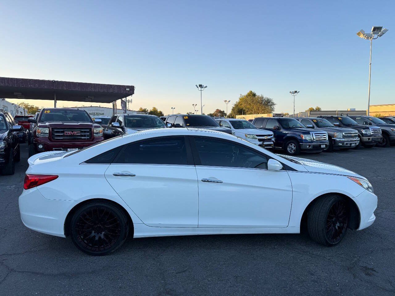 Used 2013 Hyundai Sonata SE w/ Navigation & Sunroof Pkg FWD image 8