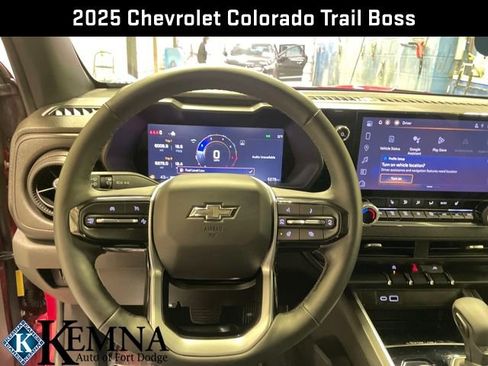 Used 2025 Chevrolet Colorado Trail Boss image 17