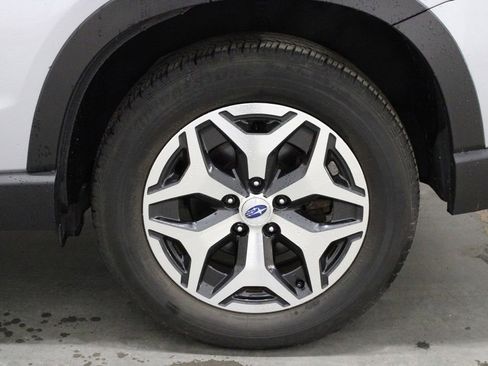 Used 2021 Subaru Forester Premium image 41