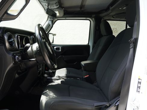 Used 2022 Jeep Gladiator Sport AWD/4WD image 13