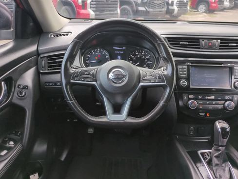 Used 2017 Nissan Rogue SV w/ SV Premium Package FWD image 15
