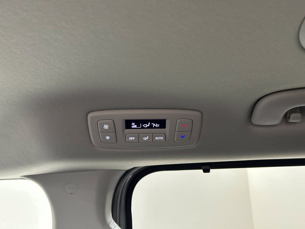 Certified 2025 Kia Carnival SX Prestige FWD image 31