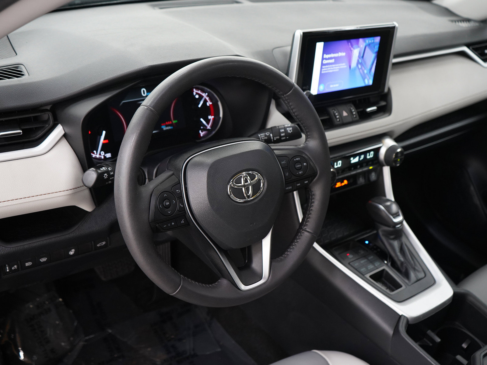 Used 2023 Toyota RAV4 XLE Premium AWD/4WD image 21