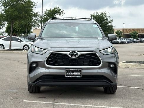 New 2026 Toyota Highlander XLE AWD/4WD image 2