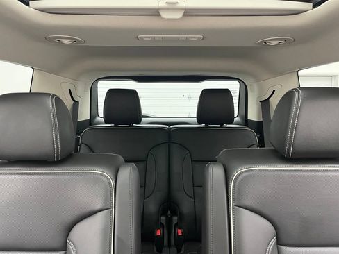 Used 2021 GMC Acadia Denali w/ Denali Technology Package FWD image 41