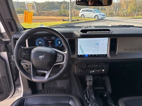 Certified 2025 Ford Bronco Outer Banks w/ Sasquatch Package image 11