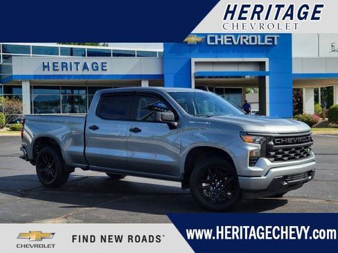 Used 2023 Chevrolet Silverado 1500 Custom AWD/4WD image 1
