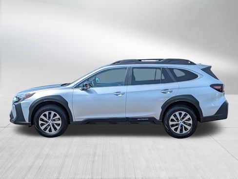 Certified 2025 Subaru Outback Premium AWD/4WD image 4