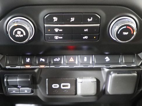 Certified 2024 Chevrolet Silverado 2500 Custom w/ Custom Value Package image 9