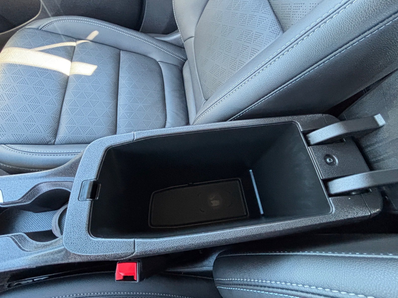 Used 2023 Chevrolet Bolt LT w/ Infotainment Package FWD image 18