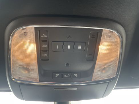 Used 2015 Jeep Grand Cherokee Altitude image 24