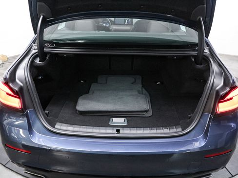 Certified 2023 BMW 530e w/ Premium Package image 26