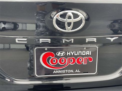 Used 2021 Toyota Camry LE image 10