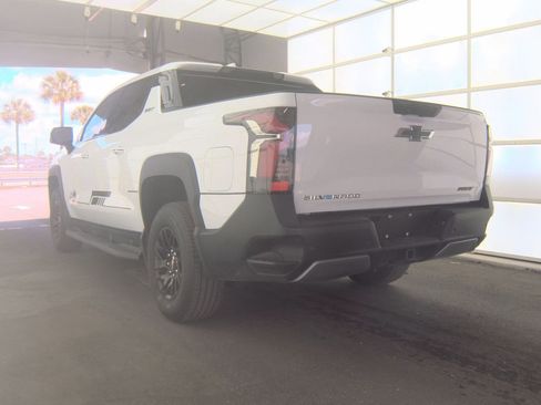 Used 2026 Chevrolet Silverado EV LT AWD/4WD image 10