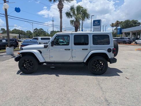 Used 2023 Jeep Wrangler Unlimited Sahara AWD/4WD image 6