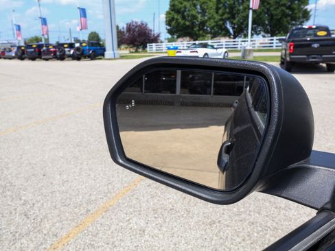 Used 2023 Ford Explorer XLT w/ Equipment Group 202A AWD/4WD image 30