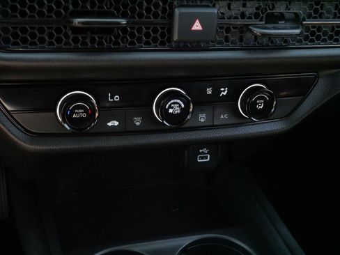 Used 2024 Honda HR-V LX image 23