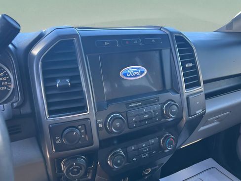 Used 2019 Ford F150 XLT w/ Trailer Tow Package image 12