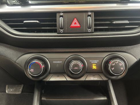 Used 2023 Kia Forte LXS w/ LXS Technology Package image 16