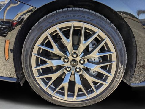 Used 2025 Ford Mustang GT Premium image 14