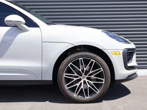 Used 2024 Porsche Macan AWD/4WD image 10