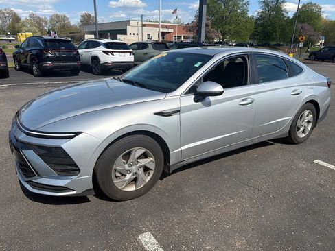 Used 2025 Hyundai Sonata SE FWD image 7