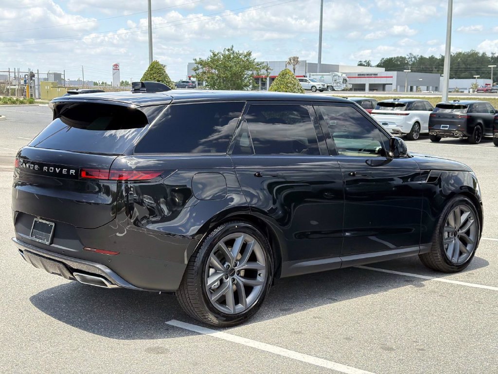 Used 2026 Land Rover Range Rover Sport SE AWD/4WD image 5
