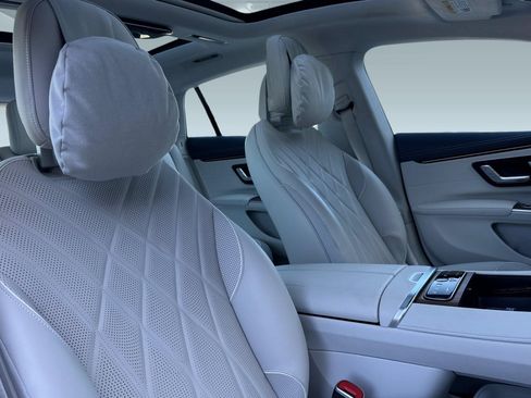 Used 2022 Mercedes-Benz EQS 580 4MATIC Sedan image 33