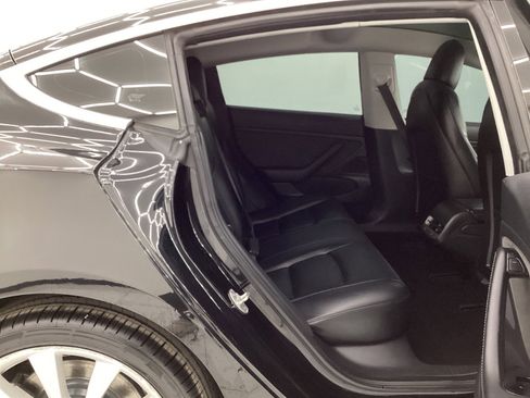 Used 2018 Tesla Model 3 Mid Range RWD image 21