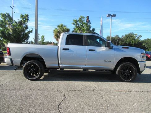 Used 2026 RAM 2500 Big Horn AWD/4WD image 2